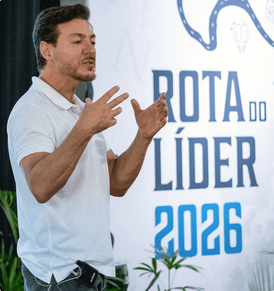 Joacir Martinelli conduzindo treinamento